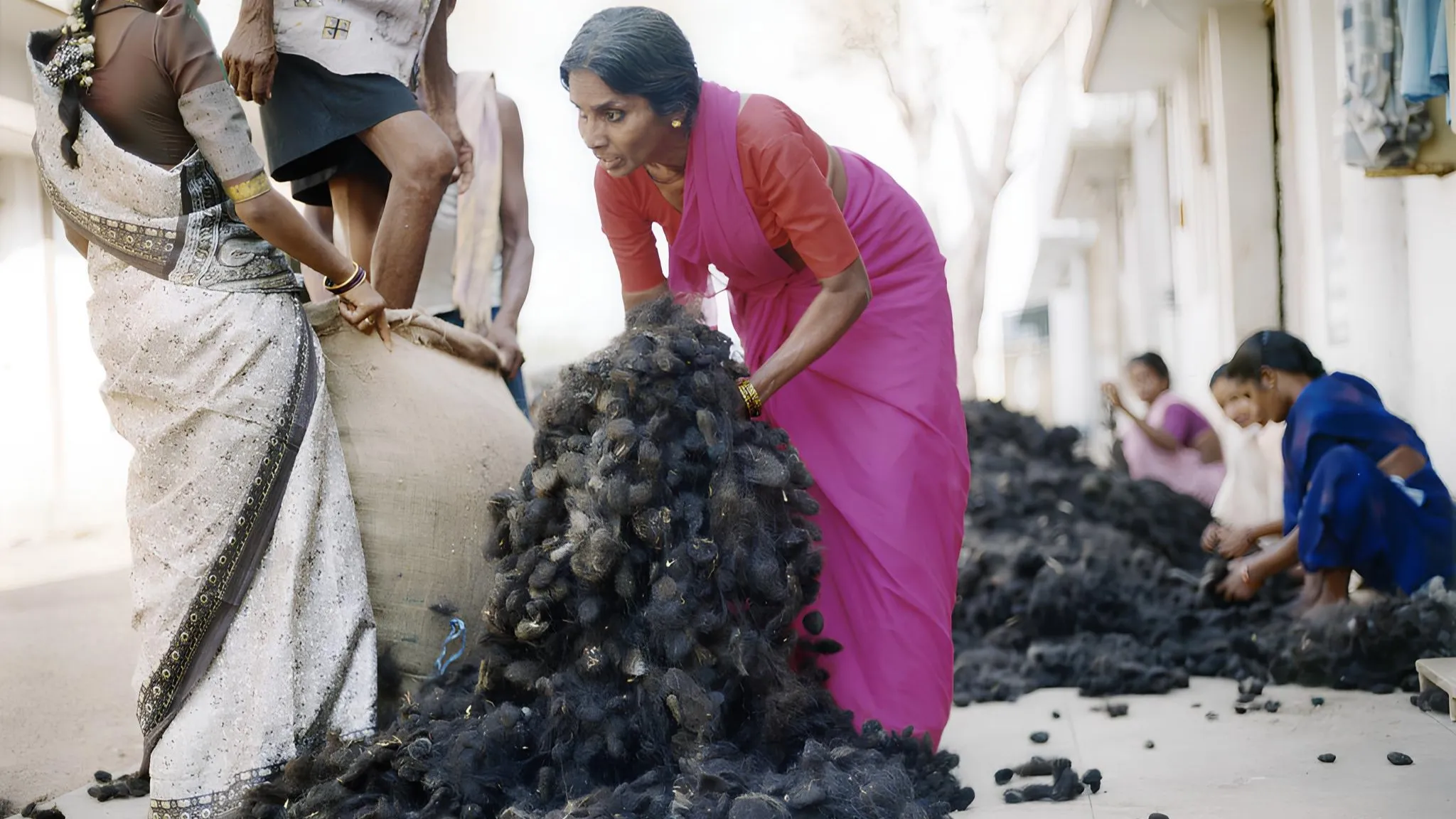 What-They-Don’t-Tell-You-About-Hair-Factories
