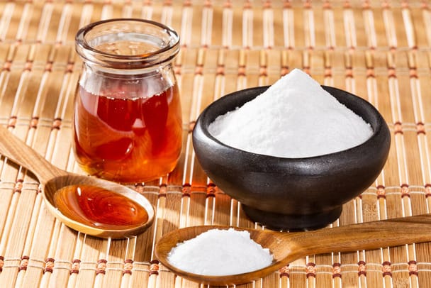 What-are-The-Benefits-of-Baking-Soda-for-Hair-and-How-To-Use-It-Effectively